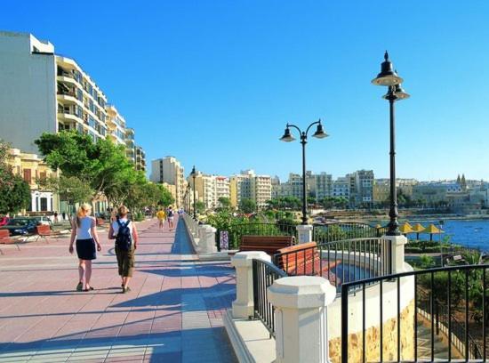 Seaview Apartment In Fort Cambridge, Sliema Exterior foto